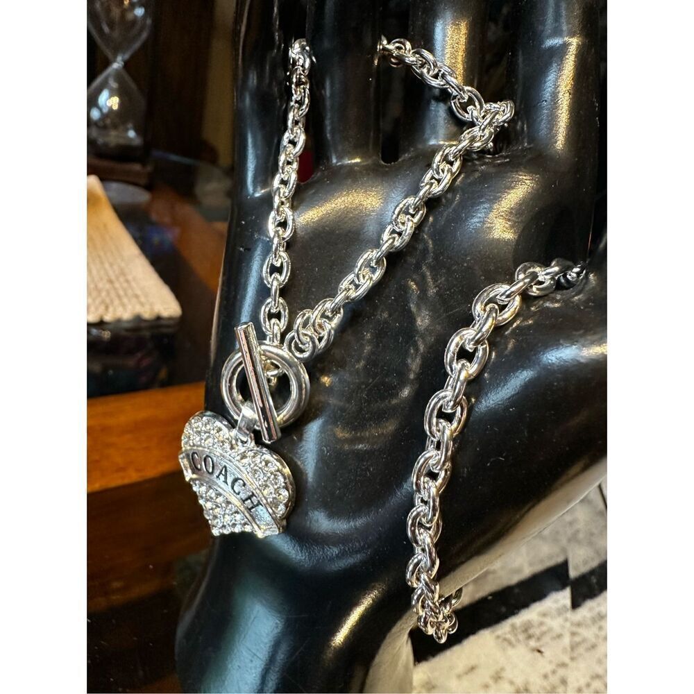 Coach inspired logo silver plated bronze cubic zirconia pendant necklace aprox 1 - Picture 3 of 10